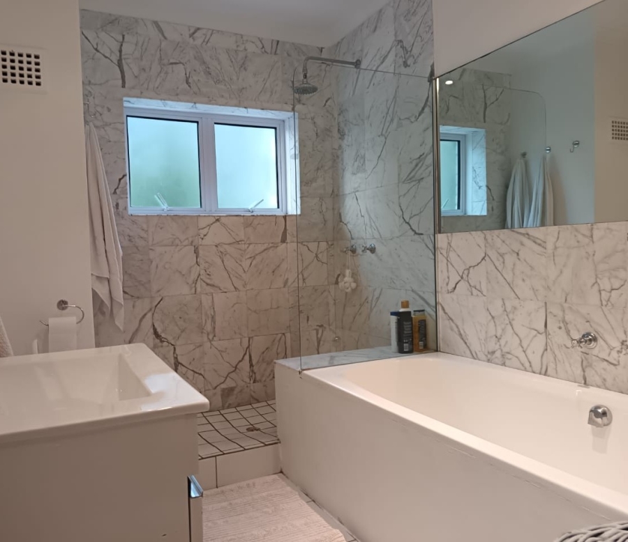 2 Bedroom Property for Sale in Camps Bay Western Cape